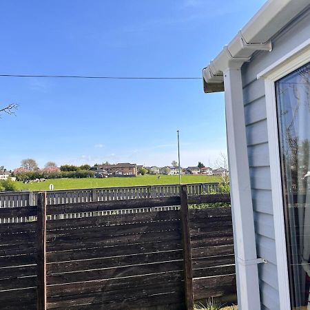3-Bedroom Swift Caravan - Uddingston, Глазго Экстерьер фото