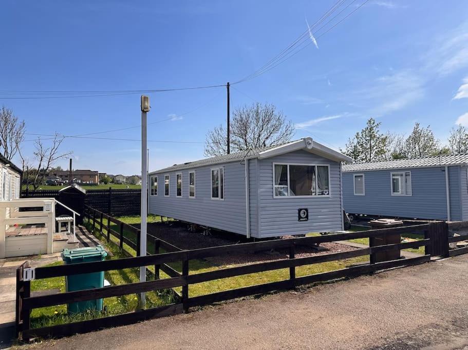 3-Bedroom Swift Caravan - Uddingston, Глазго Экстерьер фото