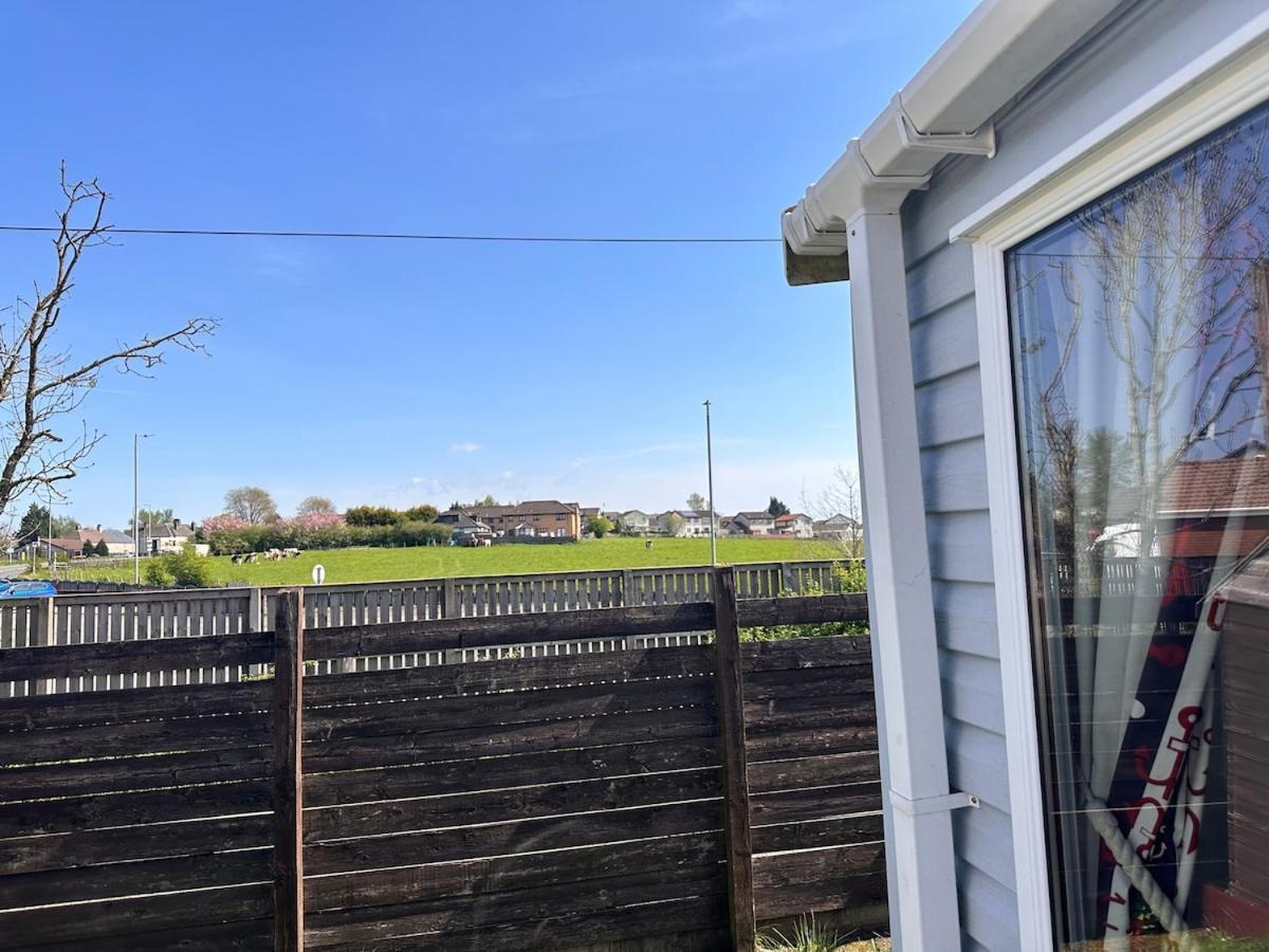 3-Bedroom Swift Caravan - Uddingston, Глазго Экстерьер фото