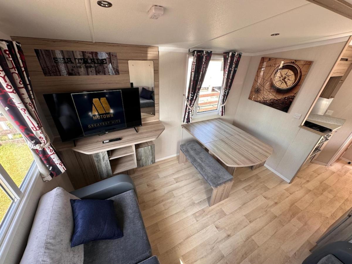 3-Bedroom Swift Caravan - Uddingston, Глазго Экстерьер фото