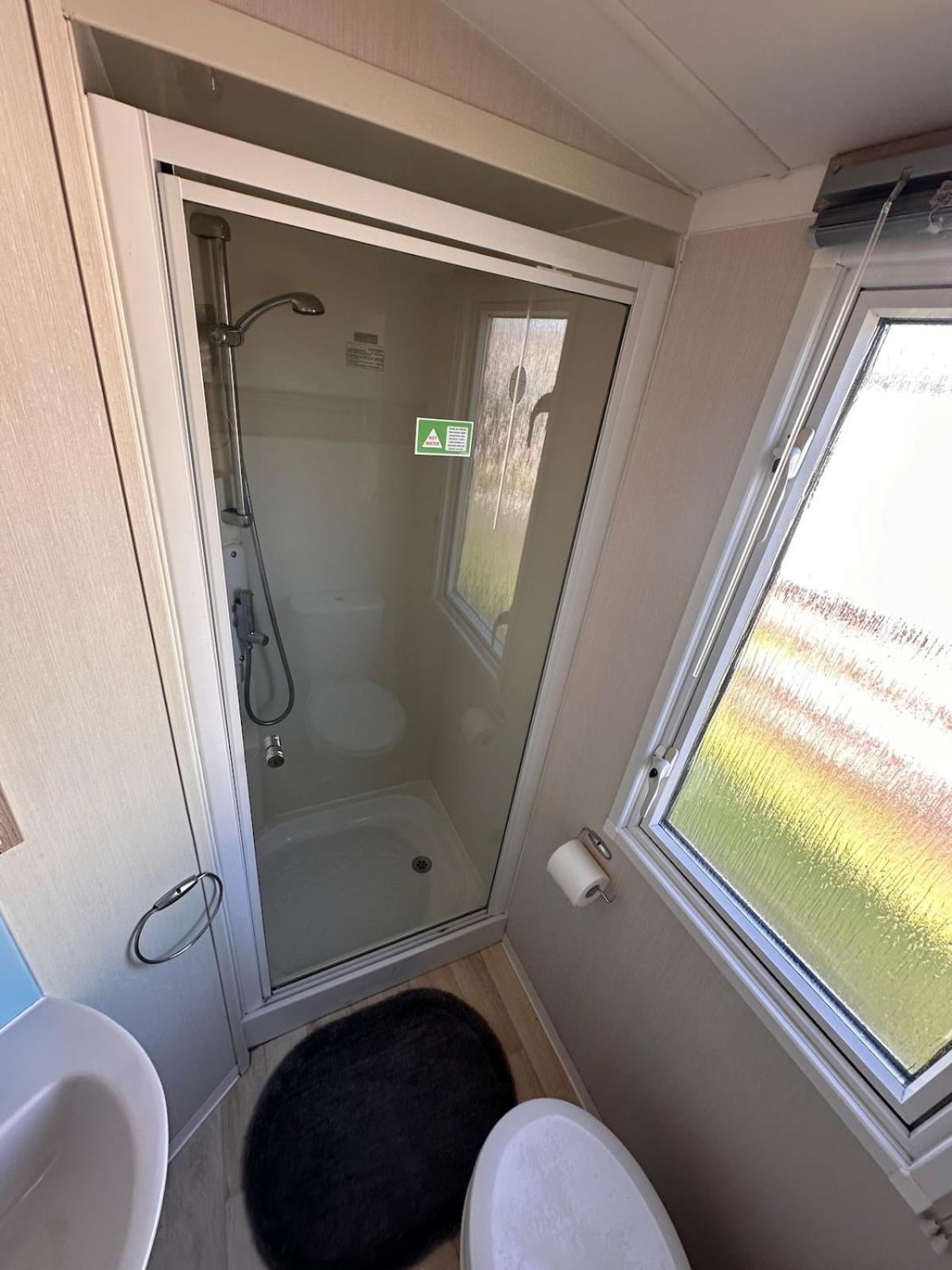 3-Bedroom Swift Caravan - Uddingston, Глазго Экстерьер фото