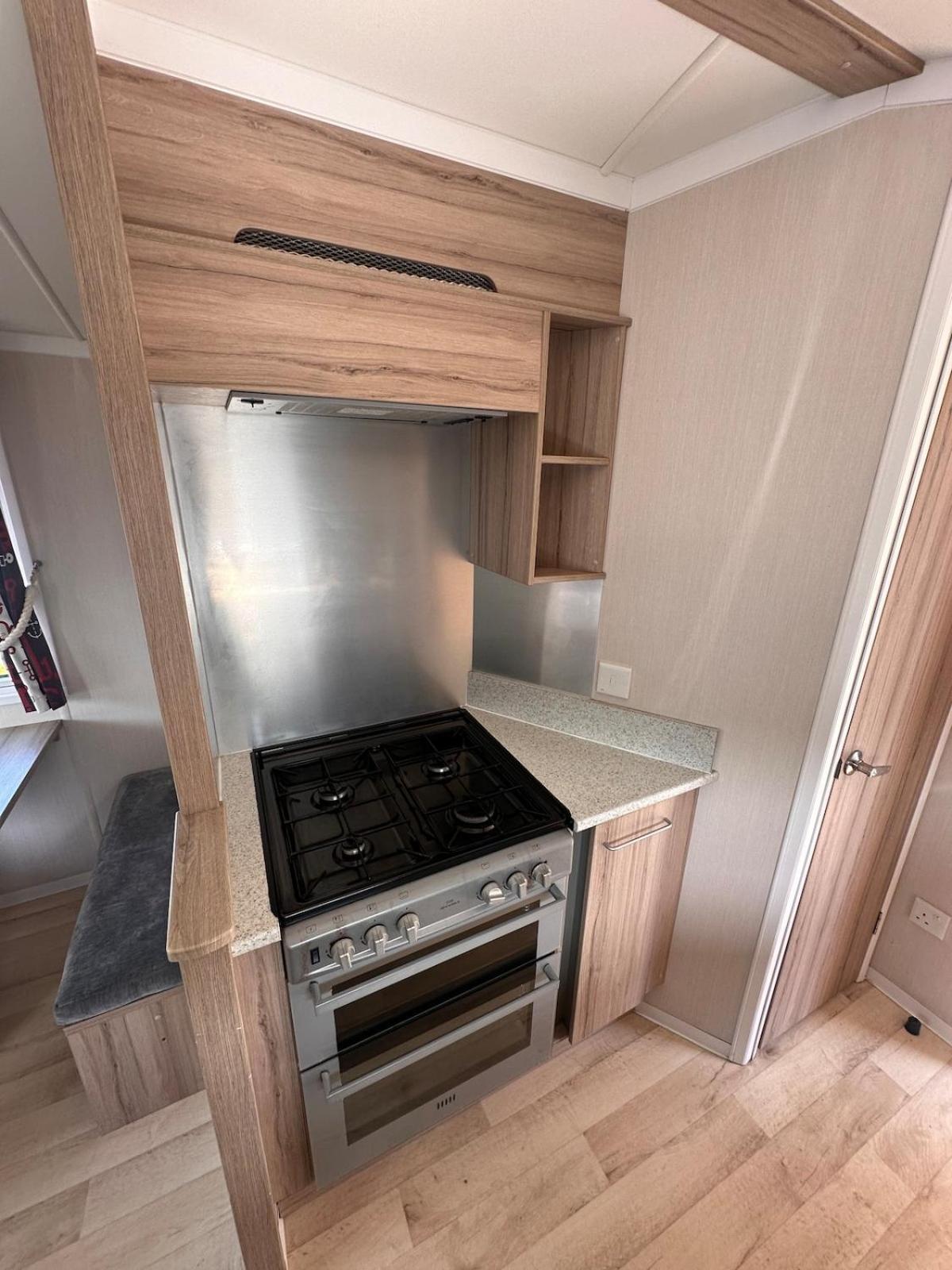 3-Bedroom Swift Caravan - Uddingston, Глазго Экстерьер фото